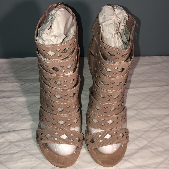 Shoe Dazzle blush heels - Picture 3 of 7